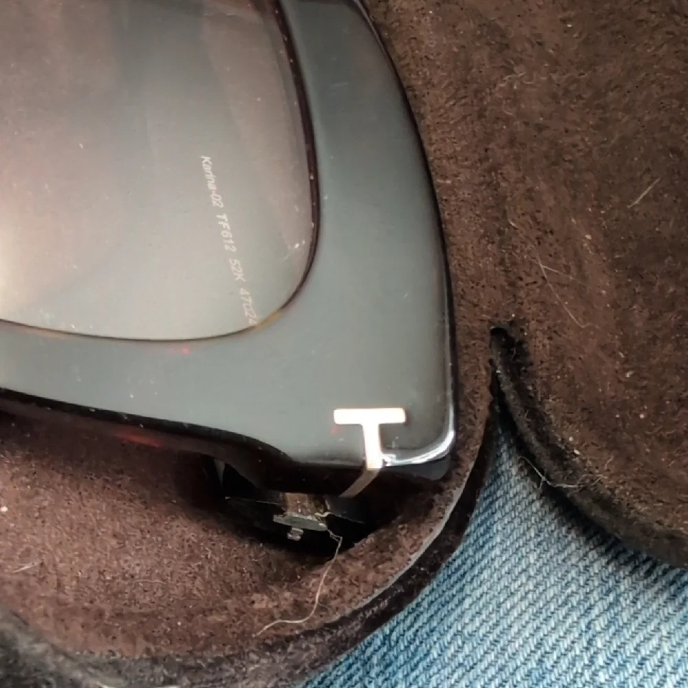 Tom Ford Chick And Stylish Tortoiseshell Sunglasses - Picture 10 of 10